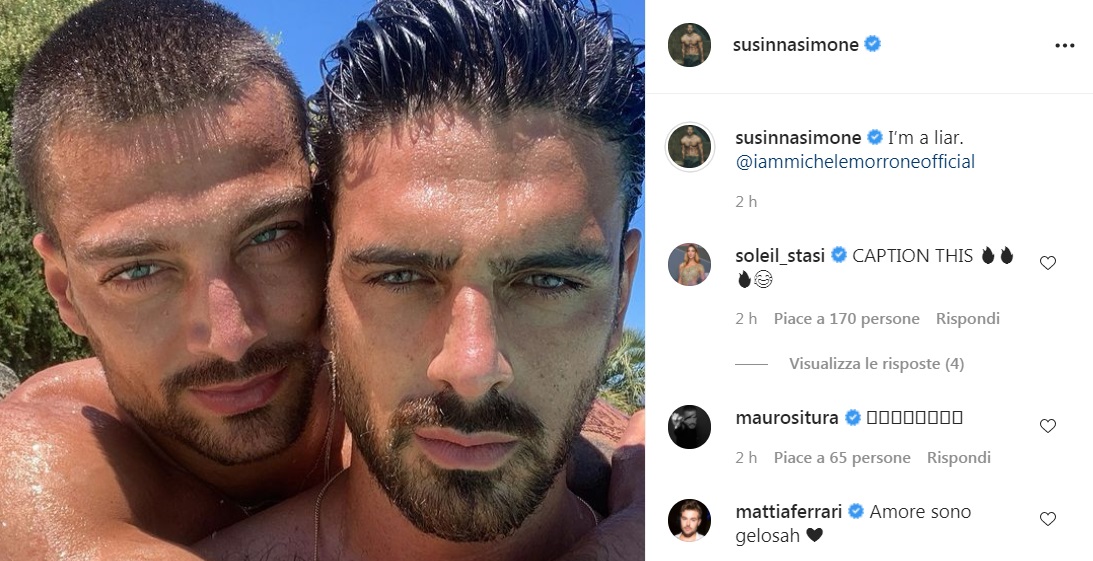 La foto di Michele Morrone e Simone Susinna scatena i fan Siete